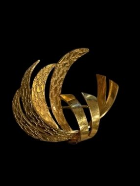 A&D foreign rolled gold modern brutalist brooch